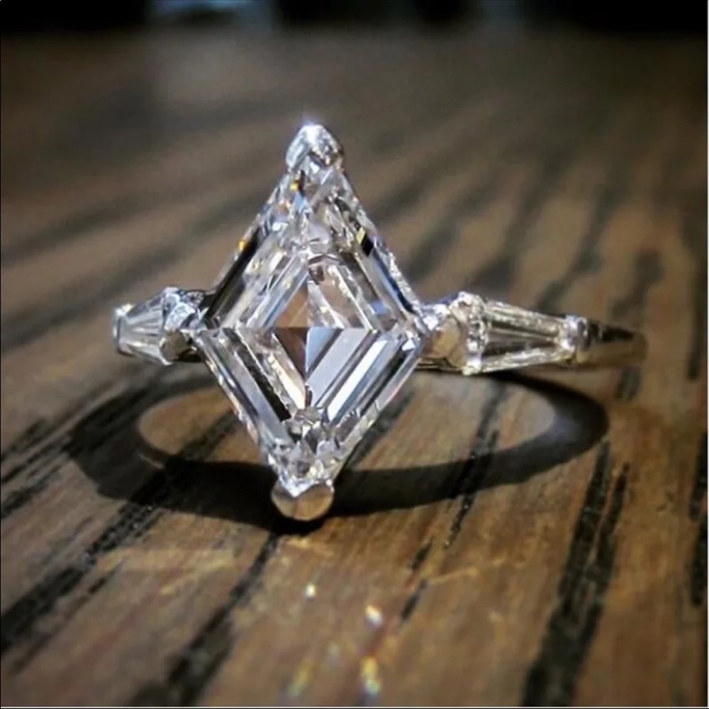 New Silver 925 Ring Creative Moissanite Gemstone - Picture 1 of 10